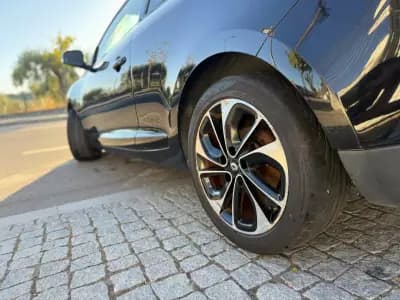 Sell Renault Mégane Coupe 2014 - 12900 EUR, 155557 km - AUTO.MOTO.pt