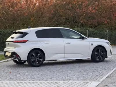 Vendo Peugeot 308 2021 - 25000 EUR, 58000 km - AUTO.MOTO.pt