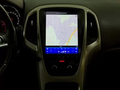 Vendo Opel Astra Sports Tourer 2011 - 6250 EUR, 235000 km - AUTO.MOTO.pt