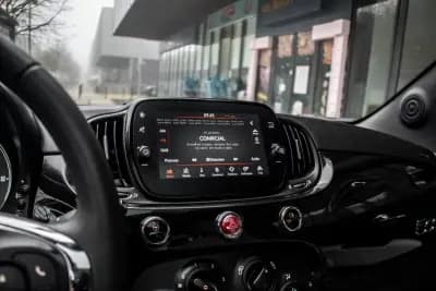 Sell Fiat 500 2021 - 11990 EUR, 76615 km - AUTO.MOTO.pt