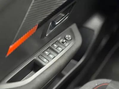 Sell Peugeot 208 2022 - 13800 EUR, 40000 km - AUTO.MOTO.pt