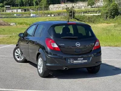 Vendo Opel Corsa 2014 - 10750 EUR, 180180 km - AUTO.MOTO.pt