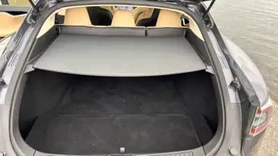 Vendo Tesla Model S 2017 - 24500 EUR, 142000 km - AUTO.MOTO.pt