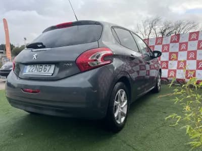 Vendo Peugeot 208 2012 - 4490 EUR, 425090 km - AUTO.MOTO.pt