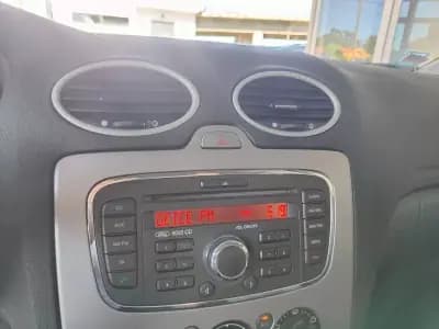 Vendo Ford Focus 2011 - 6750 EUR, 180000 km - AUTO.MOTO.pt