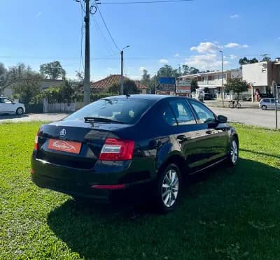 Vendo Skoda Octavia 2016 - 10500 EUR, 200000 km - AUTO.MOTO.pt