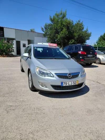 Vendo Opel Astra 2011 - 8500 EUR, 170000 km - AUTO.MOTO.pt