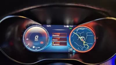 Vendo Mercedes-Benz C 300e 2021 - 21500 EUR, 165000 km - AUTO.MOTO.pt