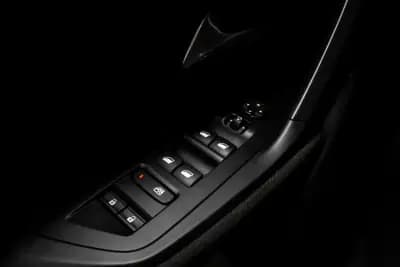 Vendo Peugeot 308 SW 2023 - 21460 EUR, 127430 km - AUTO.MOTO.pt