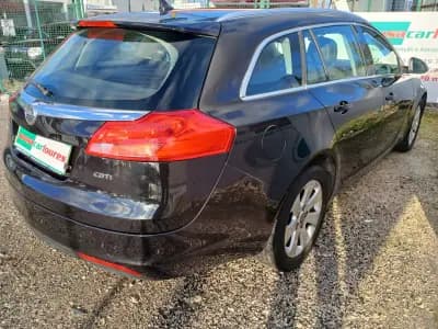 Sell Opel Insignia Sports Tourer 2011 - 7150 EUR, 176528 km - AUTO.MOTO.pt