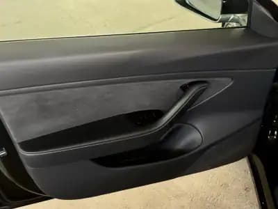 Vendo Tesla Model 3 2019 - 29900 EUR, 132895 km - AUTO.MOTO.pt