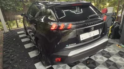 Vendo Peugeot e-2008 2022 - 21900 EUR, 67769 km - AUTO.MOTO.pt