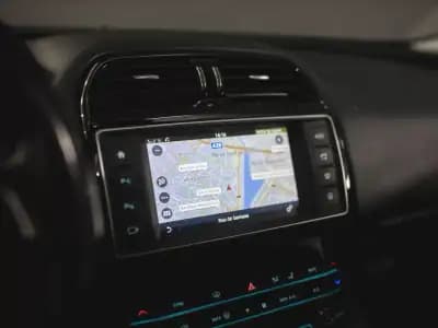 Sell Jaguar F-Pace 2017 - 23990 EUR, 91000 km - AUTO.MOTO.pt