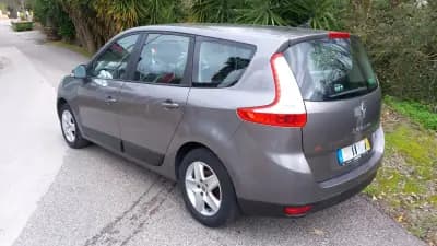 Sell Renault Grand Scénic 2016 - 9800 EUR, 192830 km - AUTO.MOTO.pt