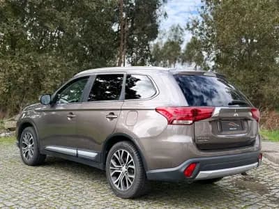 Sell Mitsubishi Outlander 2017 - 16990 EUR, 132000 km - AUTO.MOTO.pt