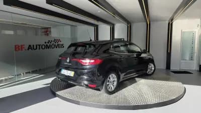 Sell Renault Mégane 2017 - 13900 EUR, 106866 km - AUTO.MOTO.pt