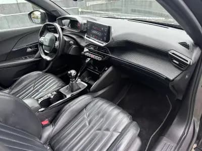 Vendo Peugeot 2008 2021 - 17900 EUR, 95000 km - AUTO.MOTO.pt