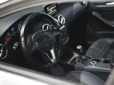 Vendo Mercedes-Benz A 180 2014 - 12990 EUR, 149000 km - AUTO.MOTO.pt