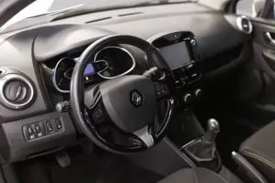 Vendo Renault Clio 2016 - 10900 EUR, 146780 km - AUTO.MOTO.pt