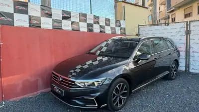 Vendo Volkswagen Passat Variant 2021 - 20400 EUR, 128500 km - AUTO.MOTO.pt