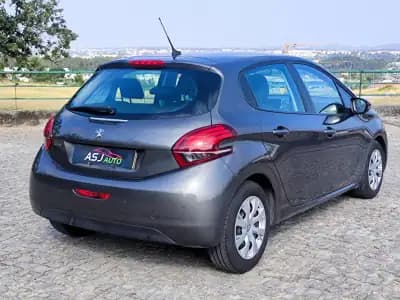 Sell Peugeot 208 2017 - 9900 EUR, 213927 km - AUTO.MOTO.pt