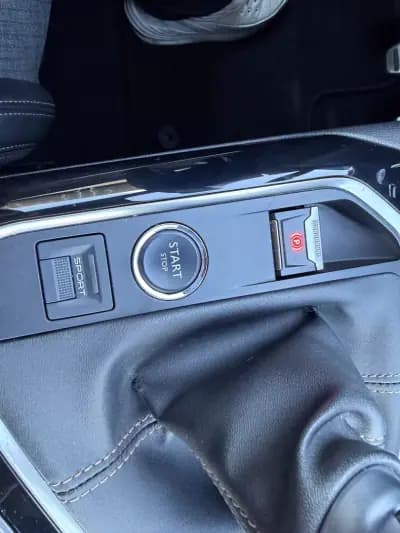 Sell Peugeot 3008 2017 - 19650 EUR, 122840 km - AUTO.MOTO.pt