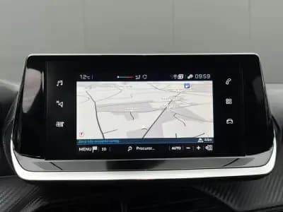 Vendo Peugeot 208 2023 - 13750 EUR, 62065 km - AUTO.MOTO.pt