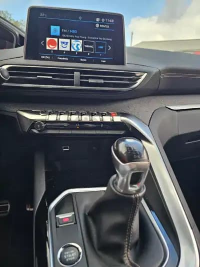 Vendo Peugeot 3008 2019 - 19600 EUR, 84500 km - AUTO.MOTO.pt