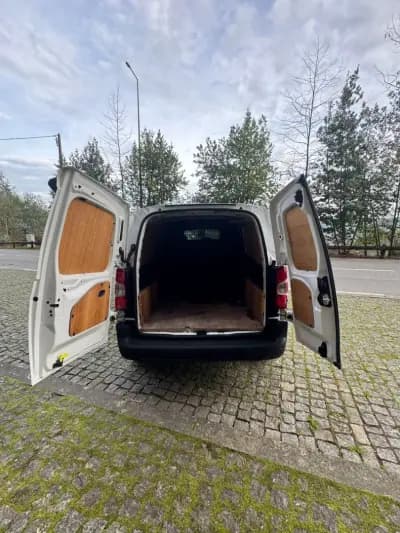 Sell Peugeot Partner 2020 - 15750 EUR, 134587 km - AUTO.MOTO.pt