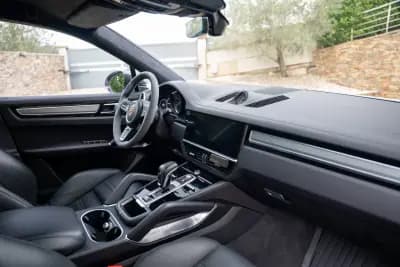 Vendo Porsche Cayenne Coupé 2022 - 108000 EUR, 92000 km - AUTO.MOTO.pt