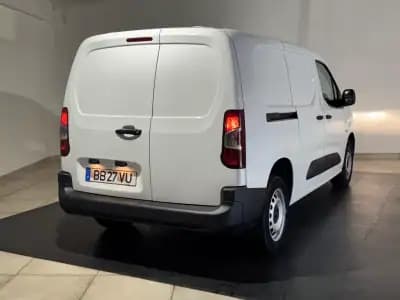 Vendo Peugeot Partner 2023 - 17750 EUR, 80117 km - AUTO.MOTO.pt