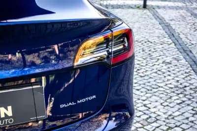 Vendo Tesla Model 3 2020 - 29750 EUR, 73831 km - AUTO.MOTO.pt