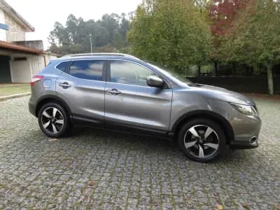 Vendo Nissan Qashqai 2015 - 13490 EUR, 216000 km - AUTO.MOTO.pt