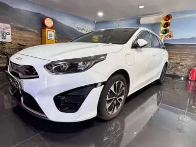 Vendo Kia Ceed SW 2023 - 22750 EUR, 83000 km - AUTO.MOTO.pt