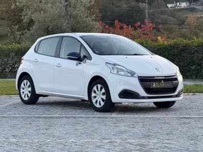 Vendo Peugeot 208 2016 - 7500 EUR, 121000 km - AUTO.MOTO.pt