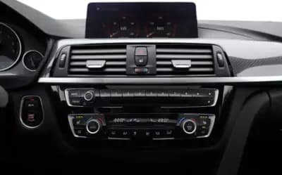 Vendo BMW 2018 - 43990 EUR, 61489 km - AUTO.MOTO.pt