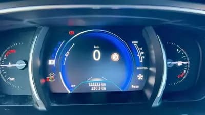 Vendo Renault Talisman 2018 - 18900 EUR, 122623 km - AUTO.MOTO.pt