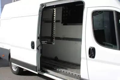 Sell Peugeot Boxer 2.2 HDi 435 L4H3 2015 - 17900 EUR, 156932 km - AUTO.MOTO.pt