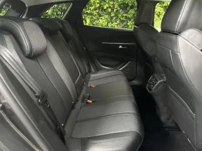 Vendo Peugeot 3008 2022 - 22900 EUR, 94000 km - AUTO.MOTO.pt