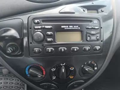 Vendo Ford Focus 2002 - 1800 EUR, 400000 km - AUTO.MOTO.pt