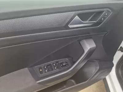 Vendo Volkswagen T-Roc 2019 - 19999 EUR, 115000 km - AUTO.MOTO.pt