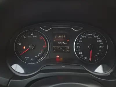 Sell Audi A3 Sportback 2017 - 18990 EUR, 164000 km - AUTO.MOTO.pt