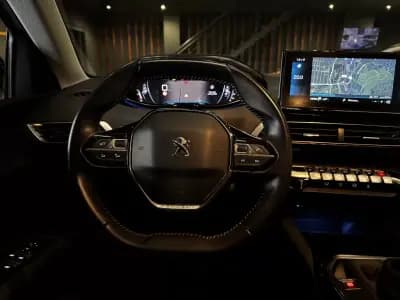 Vendo Peugeot 3008 2022 - 19990 EUR, 171600 km - AUTO.MOTO.pt