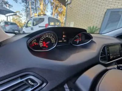 Sell Peugeot 308 SW 2019 - 12990 EUR, 133000 km - AUTO.MOTO.pt