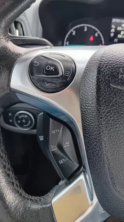 Vendo Ford Transit Connect 2018 - 12300 EUR, 207321 km - AUTO.MOTO.pt