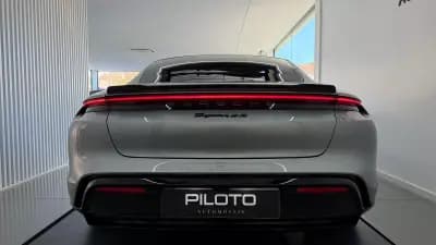 Vendo Porsche Taycan 2020 - 72000 EUR, 96306 km - AUTO.MOTO.pt