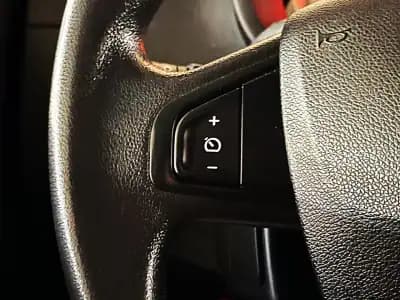 Vendo Renault Kangoo 2021 - 10500 EUR, 35000 km - AUTO.MOTO.pt