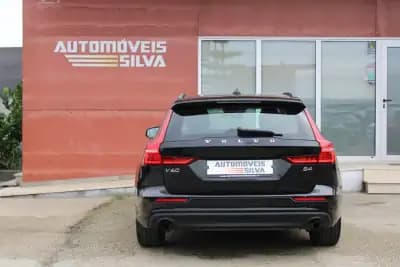 Vendo Volvo V60 2021 - 24990 EUR, 154000 km - AUTO.MOTO.pt