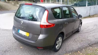 Sell Renault Grand Scénic 2016 - 9800 EUR, 192830 km - AUTO.MOTO.pt