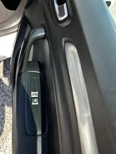 Vendo Renault Mégane 2019 - 14250 EUR, 135000 km - AUTO.MOTO.pt